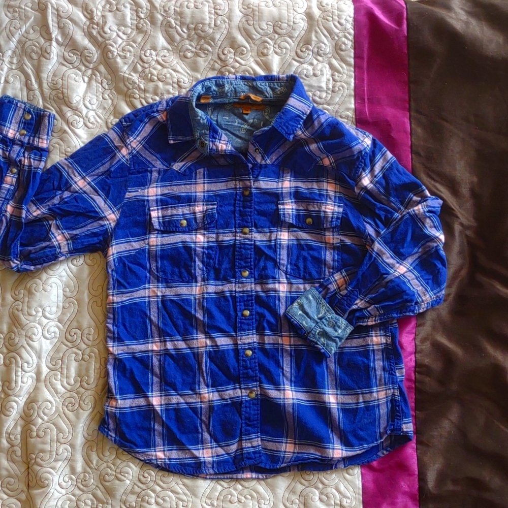 Jachs girlfriend. flannel blue and pink super soft. Like new, worn once.